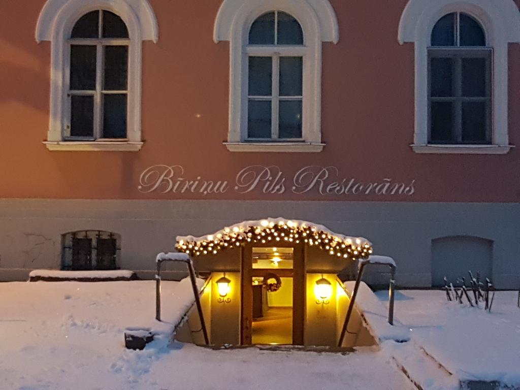 菲尔斯比利努酒店 Bīriņi 外观 照片